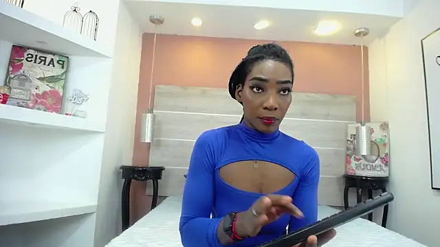 Snapshot of AlexandraCambell chatting on November 14, 2025, 12:48 pm AlexandraCambell online show from November 14, 2025, 12:48 pm