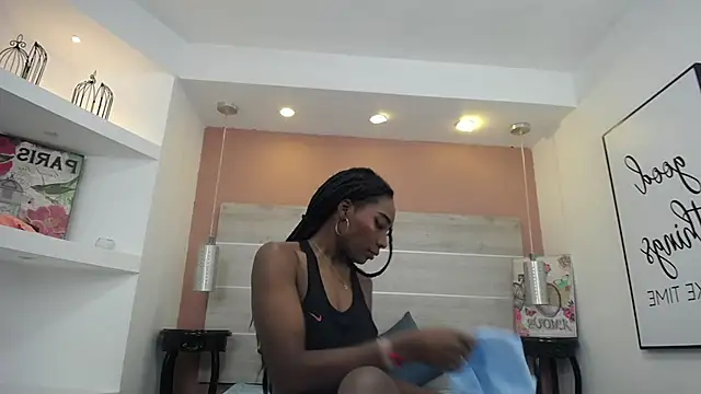 Snapshot of AlexandraCambell chatting on November 25, 2025, 12:05 pm AlexandraCambell online show from November 25, 2025, 12:05 pm