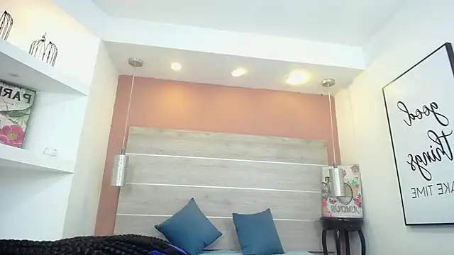 Snapshot of AlexandraCambell chatting on November 26, 2025, 12:39 pm AlexandraCambell online show from November 26, 2025, 12:39 pm