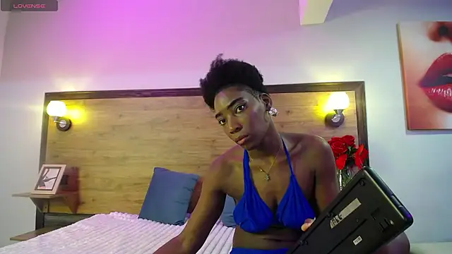 Snapshot of AlexandraCambell chatting on February 1, 2026, 12:59 pm AlexandraCambell online show from February 1, 2026, 12:59 pm