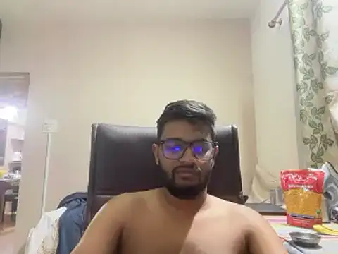 ArnoldNahar online show from November 21, 2025, 7:12 pm