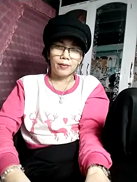 Minety473 online show from December 19, 2025, 2:29 am