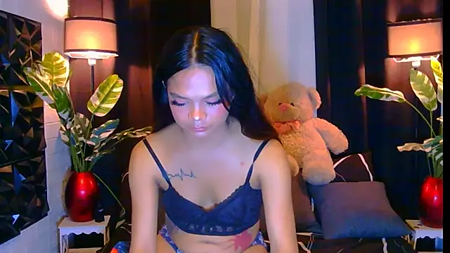 Morena cockts online show from November 23, 2025, 1:22 pm