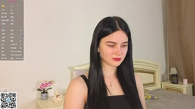 Snapshot of EnricaElis chatting on November 3, 2025, 8:10 pm EnricaElis online show from November 3, 2025, 8:10 pm