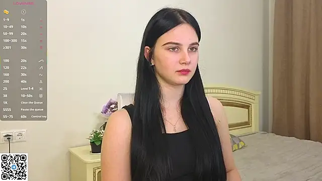 Snapshot of EnricaElis chatting on November 26, 2025, 8:10 pm EnricaElis online show from November 26, 2025, 8:10 pm