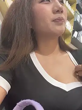 Dujuan-d online show from October 18, 2025, 12:39 pm