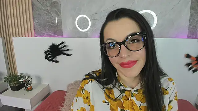 Snapshot of IsisNoir chatting on October 6, 2025, 7:44 pm IsisNoir online show from October 6, 2025, 7:44 pm