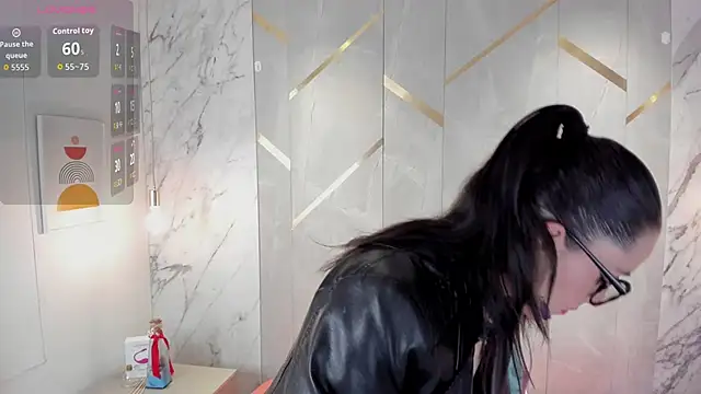 IsisNoir online show from March 25, 2026, 1:06 pm