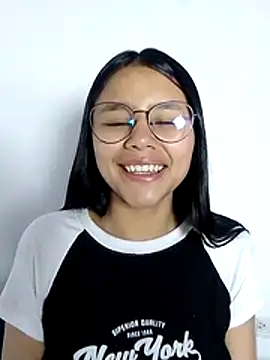 Snapshot of SofieLove_01 chatting on February 1, 2026, 8:02 am SofieLove 01 online show from February 1, 2026, 8:02 am