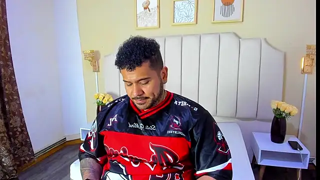 Snapshot of michael_hill1 chatting on September 30, 2025, 6:35 pm michael hill1 online show from September 30, 2025, 6:35 pm