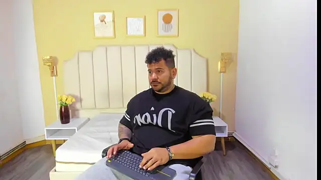 Snapshot of michael_hill1 chatting on October 1, 2025, 7:53 pm michael hill1 online show from October 1, 2025, 7:53 pm