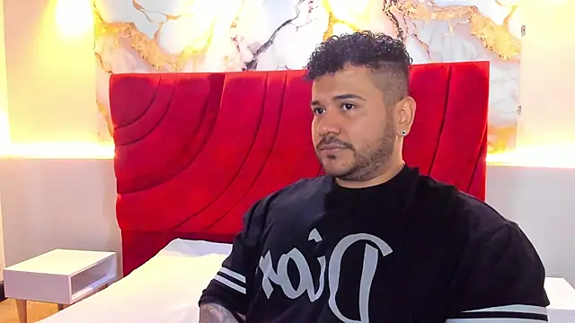 Snapshot of michael_hill1 chatting on November 1, 2025, 1:02 pm michael hill1 online show from November 1, 2025, 1:02 pm