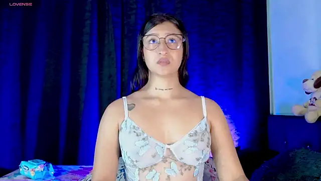 EVAH LEE  online show from November 27, 2025, 3:52 am