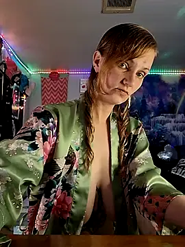 PeachyAriel online show from April 1, 2026, 3:18 am