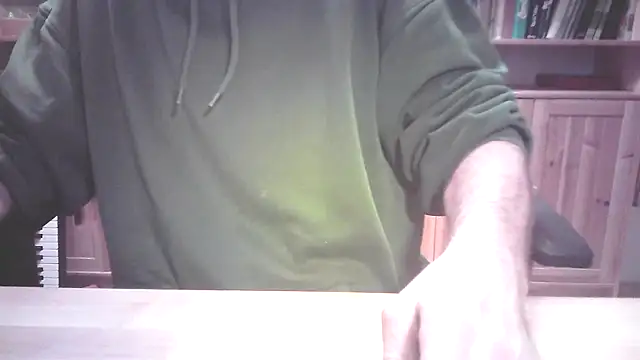 boy40bi online show from December 1, 2025, 6:13 pm