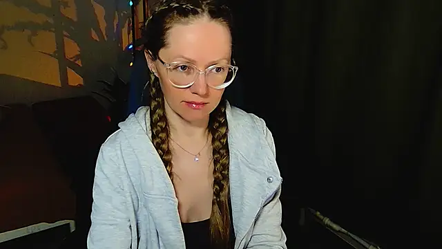 Snapshot of _Goldilocks_ chatting on September 30, 2025, 3:39 pm  Goldilocks  online show from September 30, 2025, 3:39 pm