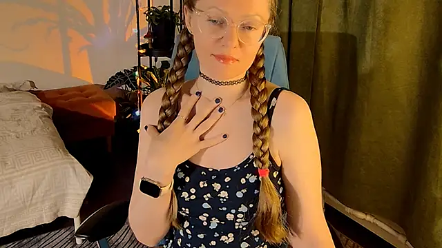 Snapshot of _Goldilocks_ chatting on October 13, 2025, 6:19 pm  Goldilocks  online show from October 13, 2025, 6:19 pm