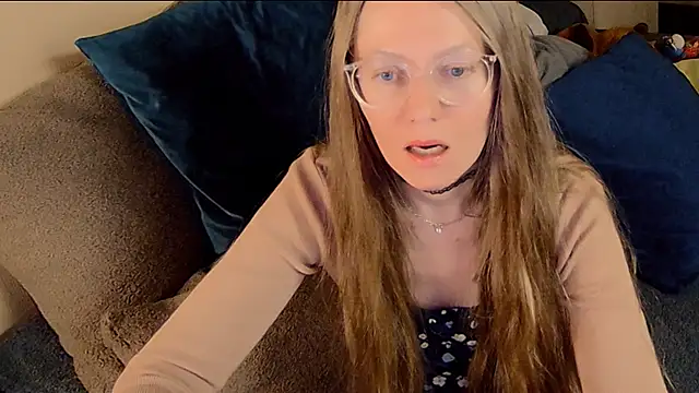 Snapshot of _Goldilocks_ chatting on October 26, 2025, 5:41 pm  Goldilocks  online show from October 26, 2025, 5:41 pm