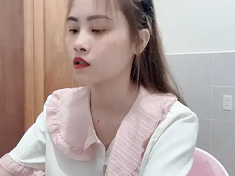 Truclynk1702 online show from October 6, 2025, 2:58 pm