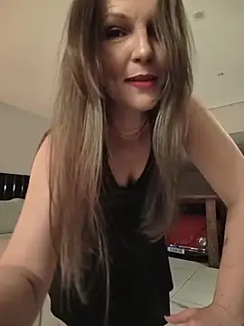 Snapshot of Karlacasada chatting on October 25, 2025, 12:40 am Karlacasada online show from October 25, 2025, 12:40 am