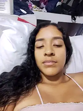 Amber-Sweett online show from November 6, 2025, 2:56 am