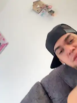 Snapshot of enzo_vittale03_ chatting on September 26, 2025, 3:16 pm enzo vittale03 online show from September 26, 2025, 3:16 pm