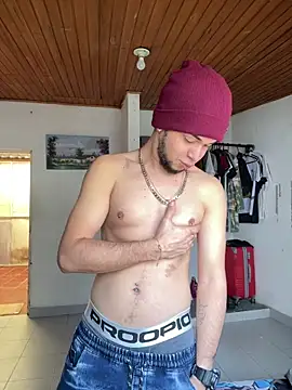 Snapshot of enzo_vittale03_ chatting on December 16, 2025, 5:29 pm enzo vittale03 online show from December 16, 2025, 5:29 pm