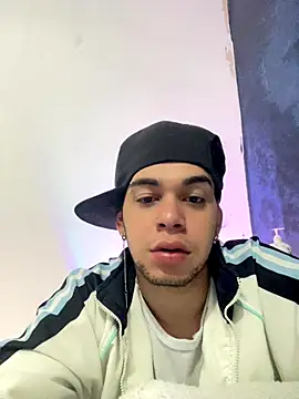 Snapshot of enzo_vittale03_ chatting on January 6, 2026, 3:16 pm enzo vittale03 online show from January 6, 2026, 3:16 pm