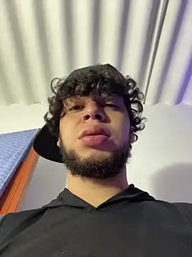 Snapshot of enzo_vittale03_ chatting on February 12, 2026, 6:25 pm enzo vittale03 online show from February 12, 2026, 6:25 pm