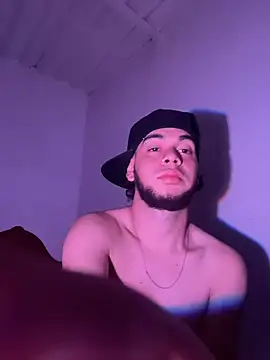 Snapshot of enzo_vittale03_ chatting on February 15, 2026, 5:04 am enzo vittale03 online show from February 15, 2026, 5:04 am