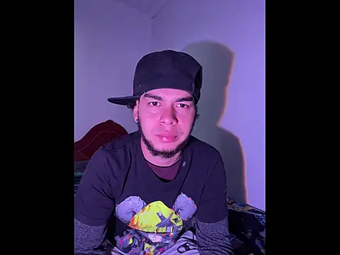 Snapshot of enzo_vittale03_ chatting on February 24, 2026, 2:26 pm enzo vittale03 online show from February 24, 2026, 2:26 pm