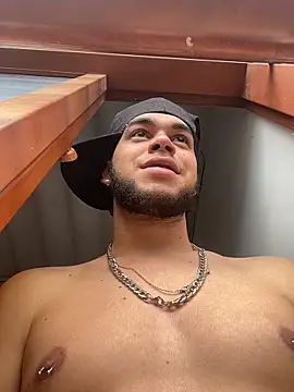 Snapshot of enzo_vittale03_ chatting on March 1, 2026, 8:55 pm enzo vittale03 online show from March 1, 2026, 8:55 pm