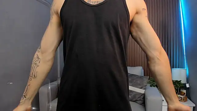 Snapshot of Leo_santoro chatting on September 17, 2025, 2:19 pm Leo santoro online show from September 17, 2025, 2:19 pm