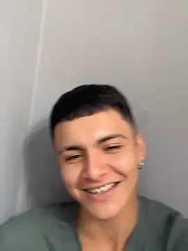Snapshot of Leo_santoro chatting on September 29, 2025, 1:27 pm Leo santoro online show from September 29, 2025, 1:27 pm
