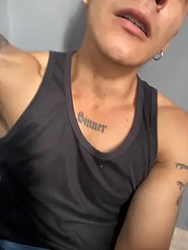 Snapshot of Leo_santoro chatting on September 30, 2025, 2:11 pm Leo santoro online show from September 30, 2025, 2:11 pm