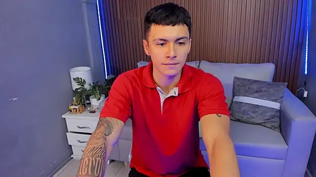 Snapshot of Leo_santoro chatting on October 8, 2025, 1:53 pm Leo santoro online show from October 8, 2025, 1:53 pm