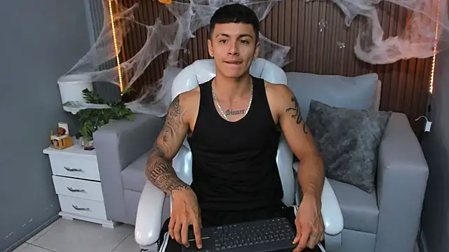 Leo santoro online show from October 24, 2025, 1:29 pm