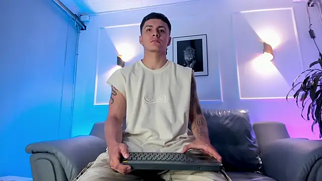 Leo santoro online show from April 15, 2026, 2:35 pm