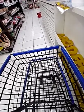 cicinha3657 online show from April 1, 2026, 4:37 pm