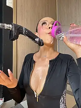 ValentinaBianchi online show from February 13, 2026, 6:59 pm