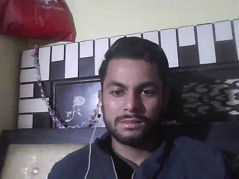 ursdreamperson online show from November 13, 2025, 3:16 am