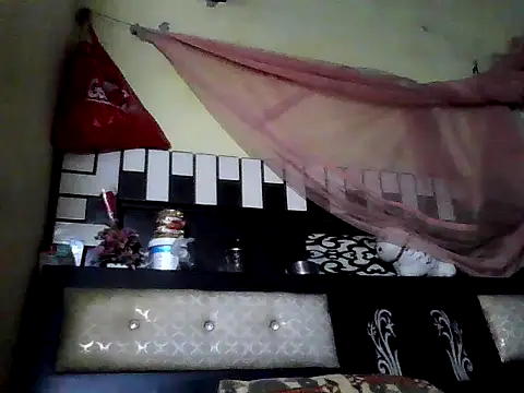 ursdreamperson online show from February 9, 2026, 4:11 pm