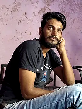 krishjaat43 online show from April 13, 2026, 4:07 am