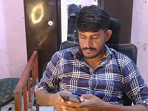 krishjaat43 online show from July 9, 2026, 3:43 am