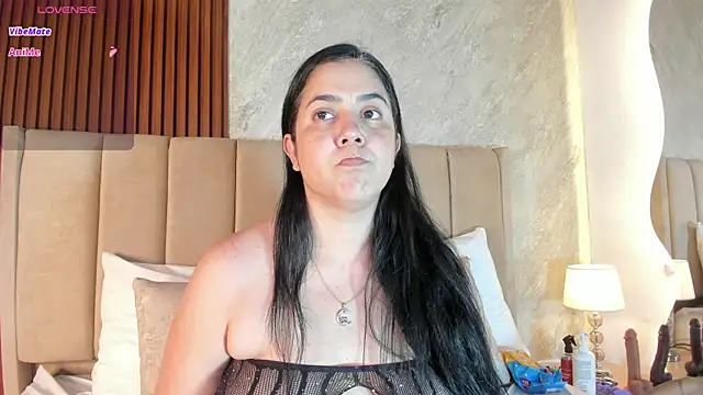 Snapshot of _Cris_Spicy_ chatting on July 14, 2026, 6:57 pm Cris Spicy online show from July 14, 2026, 6:57 pm