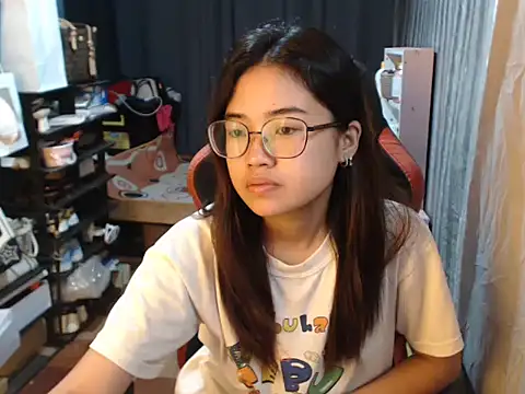 Snapshot of urhoneybunny25 chatting on October 10, 2025, 11:26 pm urhoneybunny25 online show from October 10, 2025, 11:26 pm