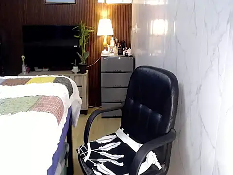 aikatrans asianxx online show from April 17, 2026, 10:24 pm