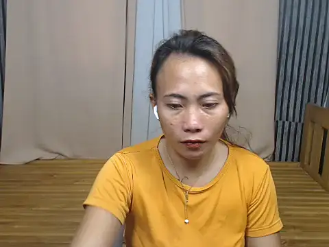 joanpetite online show from October 30, 2025, 12:01 am