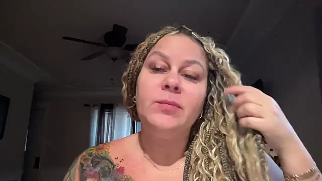 number1slut online show from March 24, 2026, 12:32 pm