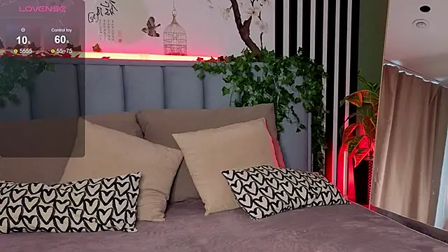 PixieKitty online show from September 24, 2025, 4:49 am